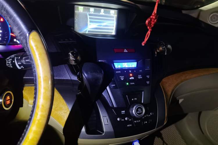 Used Honda Odyssey 2011 Jingxiu 2.4L Leading Edition Audio And AC Panel