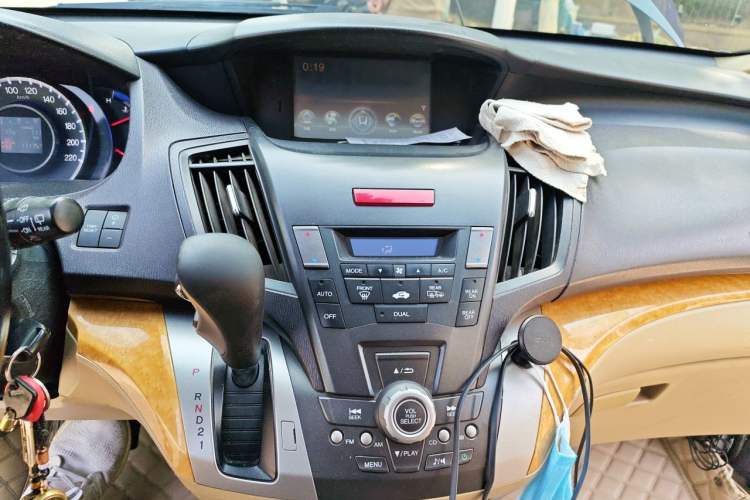 Used Honda Odyssey 2011 Jingxiu 2.4L Luxury Edition Audio And AC Panel