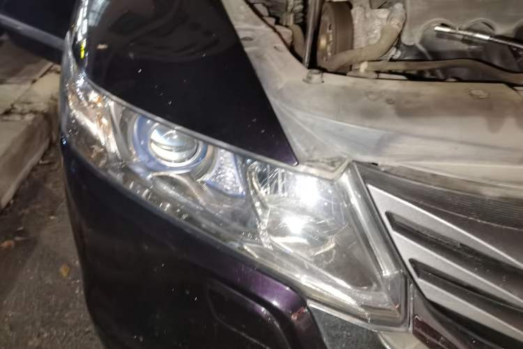 Used Honda Odyssey 2011 Jingxiu 2.4L Leading Edition Right Front Headlight