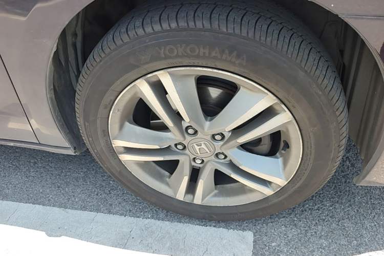 Used Honda Odyssey 2011 Jingxiu 2.4L Luxury Edition Right Front Wheel Hub