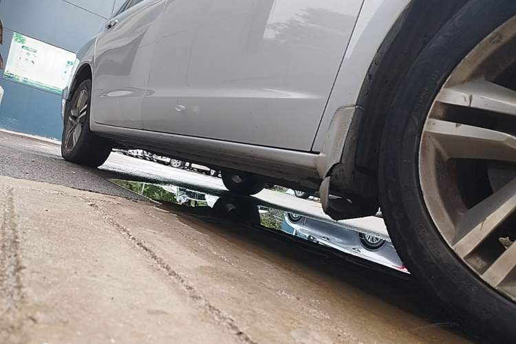 Used Honda Odyssey 2011 Jingxiu 2.4L Leading Edition Chassis Front Right