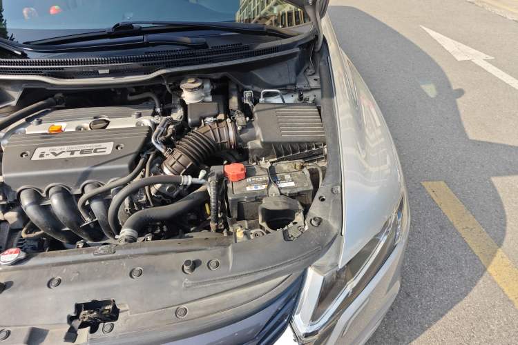 Used Honda Odyssey 2011 Jingxiu 2.4L Luxury Edition Engine Bay Left