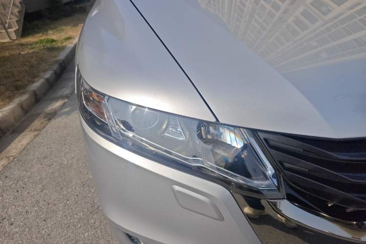 Used Honda Odyssey 2011 Jingxiu 2.4L Luxury Edition Right Front Headlight