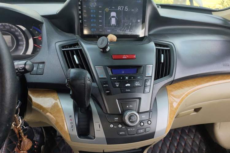 Used Honda Odyssey 2011 Jingxiu 2.4L Luxury Edition Audio And AC Panel