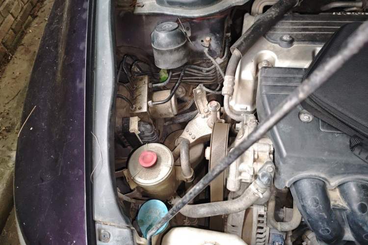 Used Honda Odyssey 2013 2.4L Luxury Edition Engine Bay Right