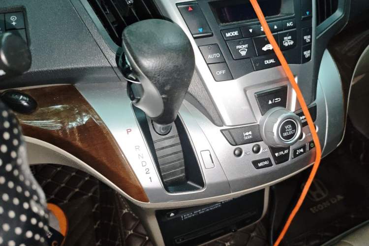 Used Honda Odyssey 2013 2.4L Luxury Edition Gear Lever