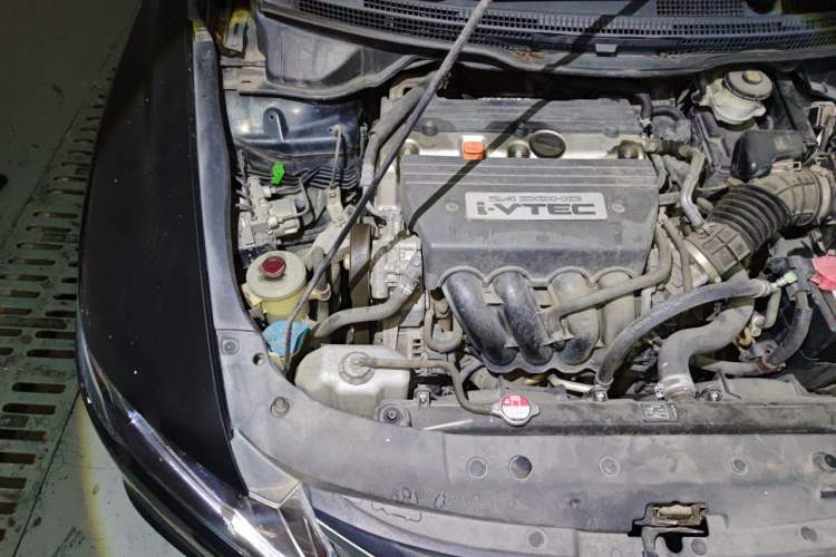 Used Honda Odyssey 2013 2.4L Elite Edition Engine Bay Right