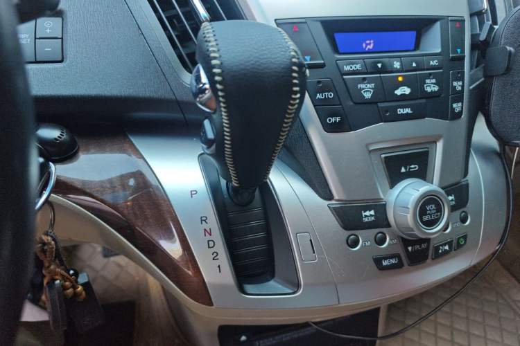 Used Honda Odyssey 2013 2.4L Luxury Edition Gear Lever