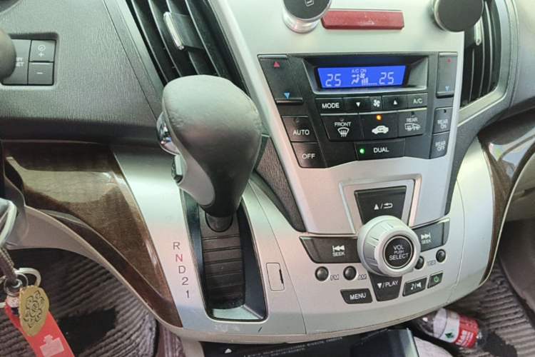 Used Honda Odyssey 2013 2.4L Luxury Edition Gear Lever