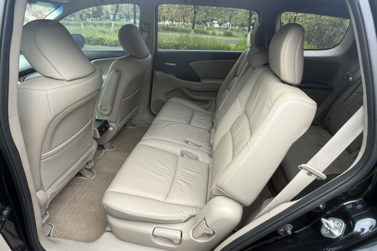 Used Honda Odyssey 2013 2.4L Elite Edition Interior 2