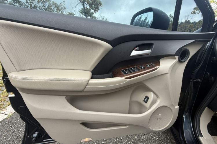 Used Honda Odyssey 2013 2.4L Elite Edition Interior 3