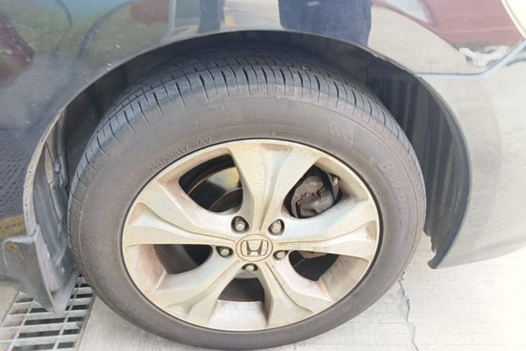 Used Honda Odyssey 2013 2.4L Luxury Edition Right Front Wheel Hub