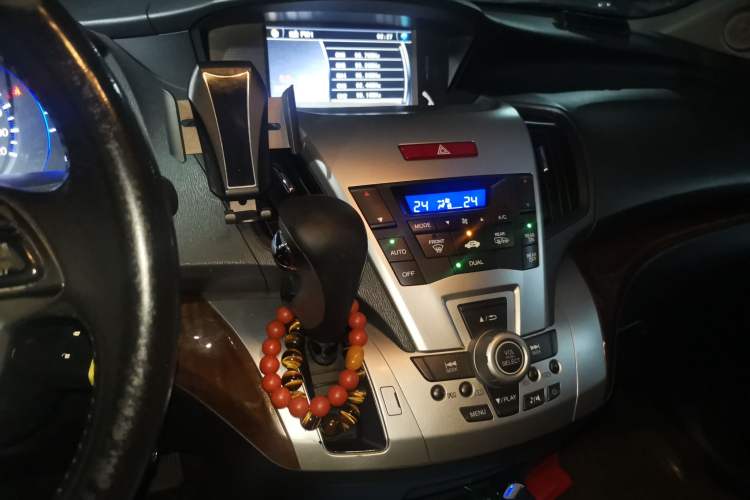Used Honda Odyssey 2013 2.4L Luxury Edition Audio And AC Panel