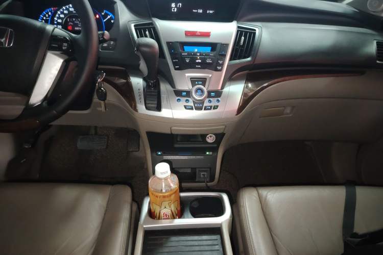 Used Honda Odyssey 2013 2.4L Luxury Edition Audio And AC Panel