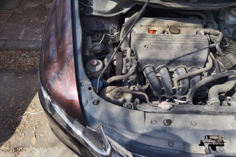 Used Honda Odyssey 2013 2.4L Luxury Edition Engine Bay Right
