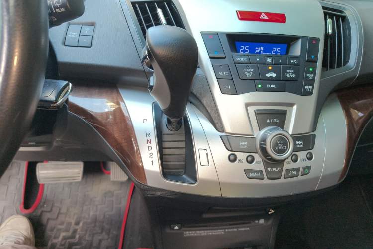 Used Honda Odyssey 2013 2.4L Luxury Edition Gear Lever