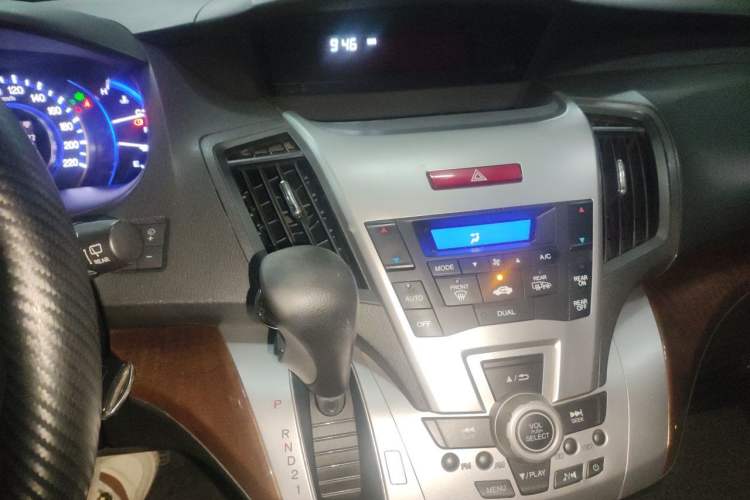 Used Honda Odyssey 2013 2.4L Luxury Edition Audio And AC Panel