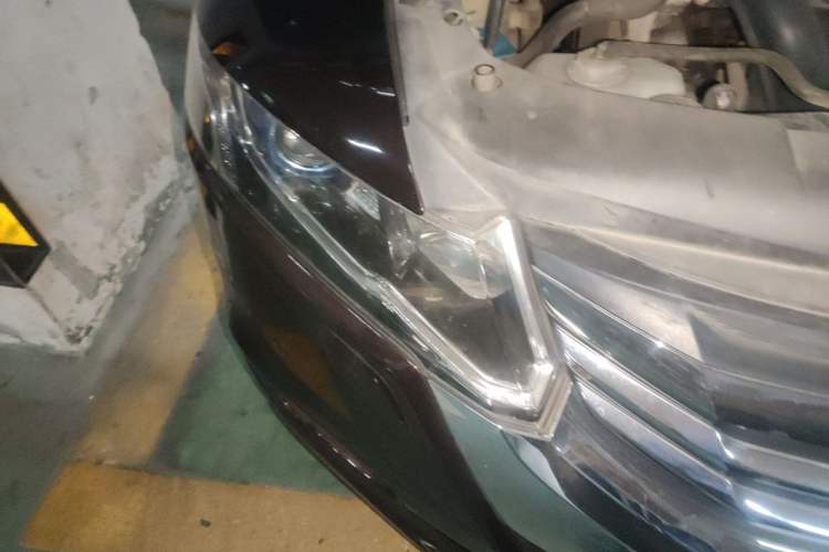 Used Honda Odyssey 2013 2.4L Luxury Edition Right Front Headlight