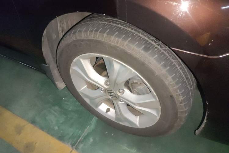 Used Honda Odyssey 2013 2.4L Luxury Edition Right Front Wheel Hub