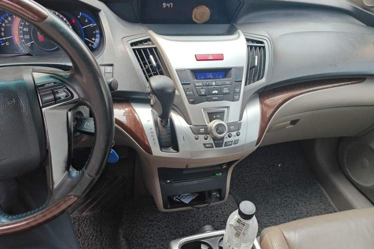 Used Honda Odyssey 2013 2.4L Luxury Edition Audio And AC Panel