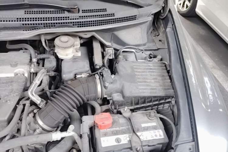 Used Honda Odyssey 2013 2.4L Luxury Edition Engine Bay Left
