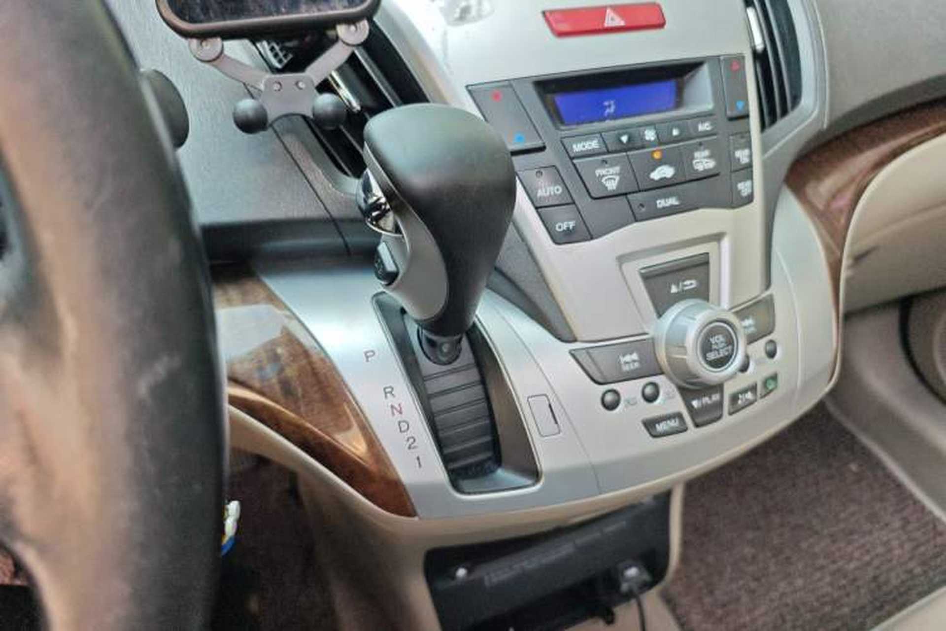 Used Honda Odyssey 2013 2.4L Luxury Edition Gear Lever