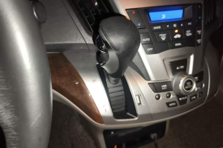 Used Honda Odyssey 2013 2.4L Elite Edition Gear Lever