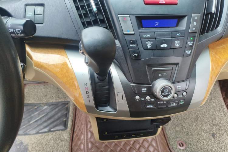 Used Honda Odyssey 2013 2.4L Comfort Edition Gear Lever