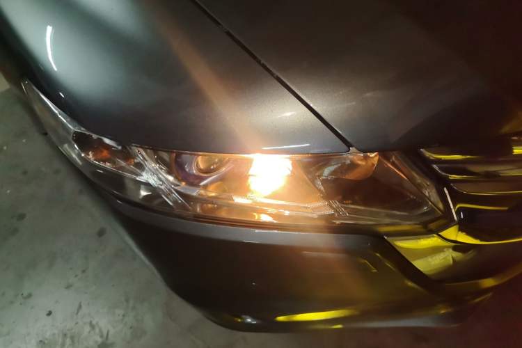 Used Honda Odyssey 2013 2.4L Luxury Edition Right Front Headlight