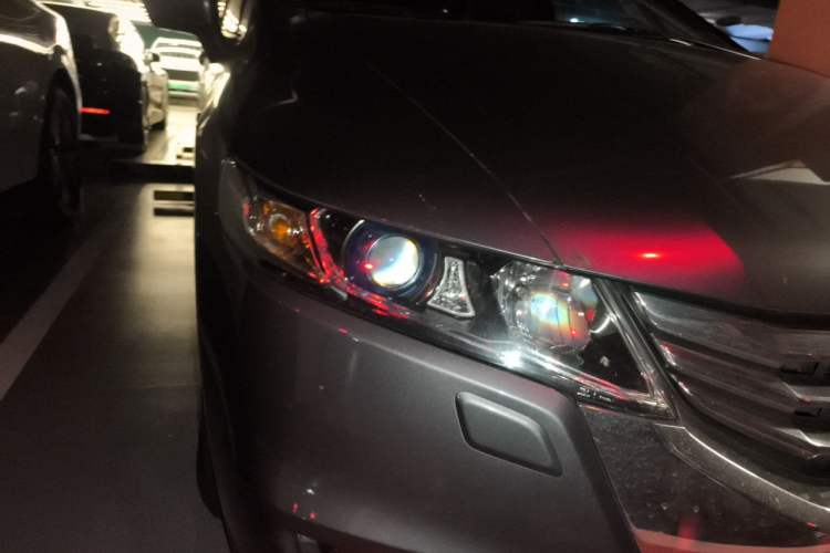 Used Honda Odyssey 2013 2.4L Elite Edition Right Front Headlight