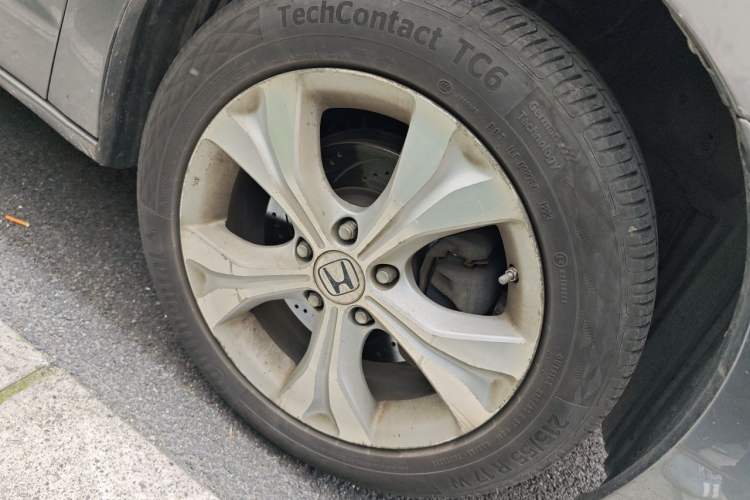 Used Honda Odyssey 2013 2.4L Luxury Edition Right Front Wheel Hub