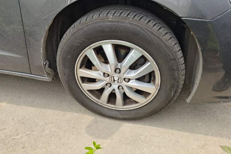 Used Honda Odyssey 2013 2.4L Elite Edition Right Front Wheel Hub