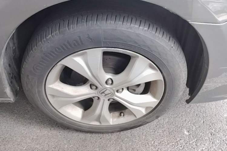 Used Honda Odyssey 2013 2.4L Luxury Edition Right Front Wheel Hub