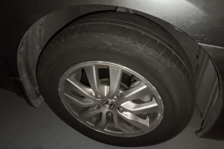 Used Honda Odyssey 2013 2.4L Elite Edition Right Front Wheel Hub