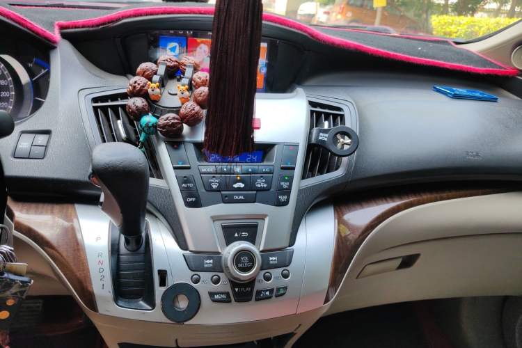 Used Honda Odyssey 2013 2.4L Luxury Edition Audio And AC Panel