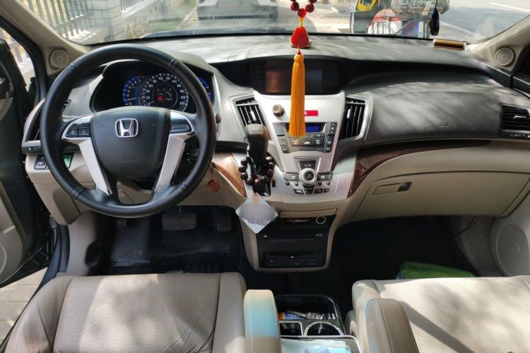 Used Honda Odyssey 2013 2.4L Comfort Edition Center Console