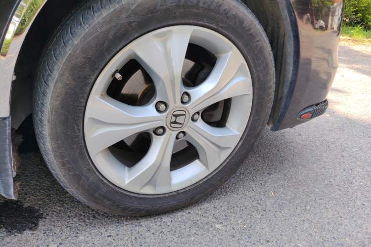 Used Honda Odyssey 2013 2.4L Luxury Edition Right Front Wheel Hub