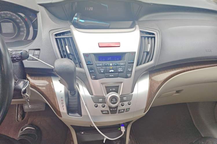 Used Honda Odyssey 2013 2.4L Luxury Edition Audio And AC Panel