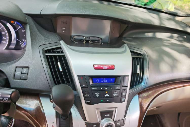 Used Honda Odyssey 2013 2.4L Luxury Edition Audio And AC Panel