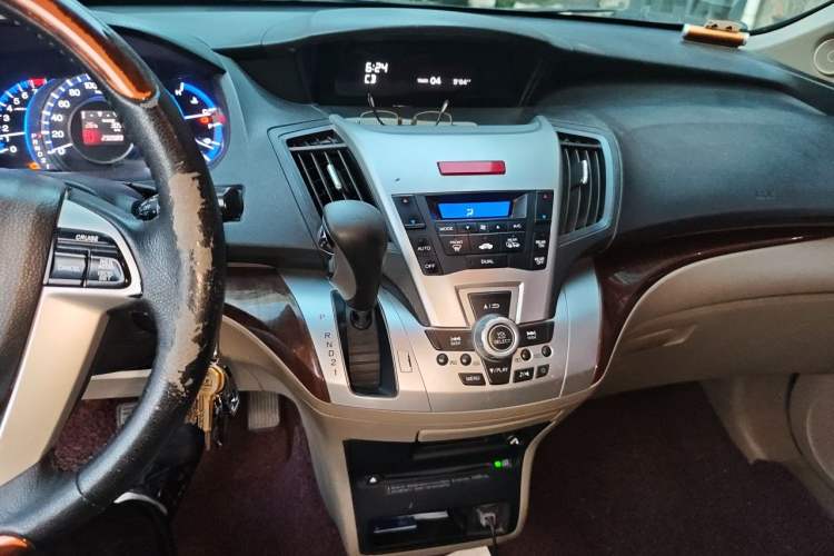 Used Honda Odyssey 2013 2.4L Luxury Edition Audio And AC Panel
