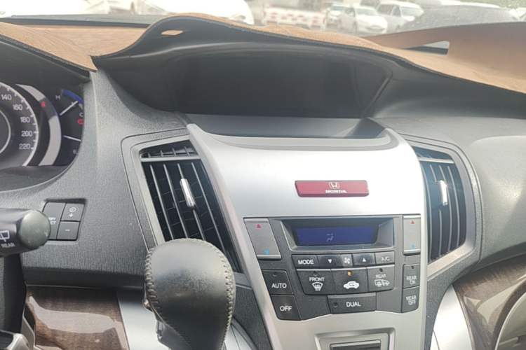 Used Honda Odyssey 2013 2.4L Elite Edition Audio And AC Panel