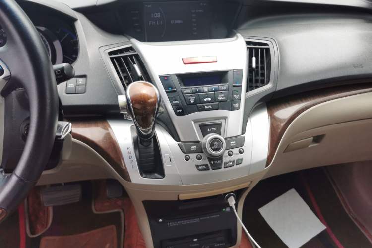 Used Honda Odyssey 2013 2.4L Luxury Edition Audio And AC Panel