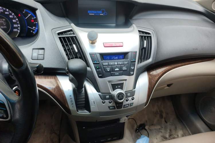 Used Honda Odyssey 2013 2.4L Luxury Edition Audio And AC Panel