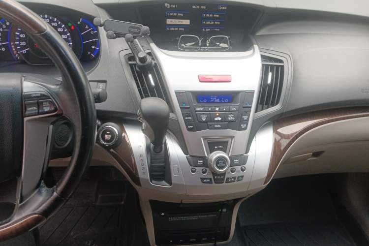 Used Honda Odyssey 2013 2.4L Luxury Edition Audio And AC Panel