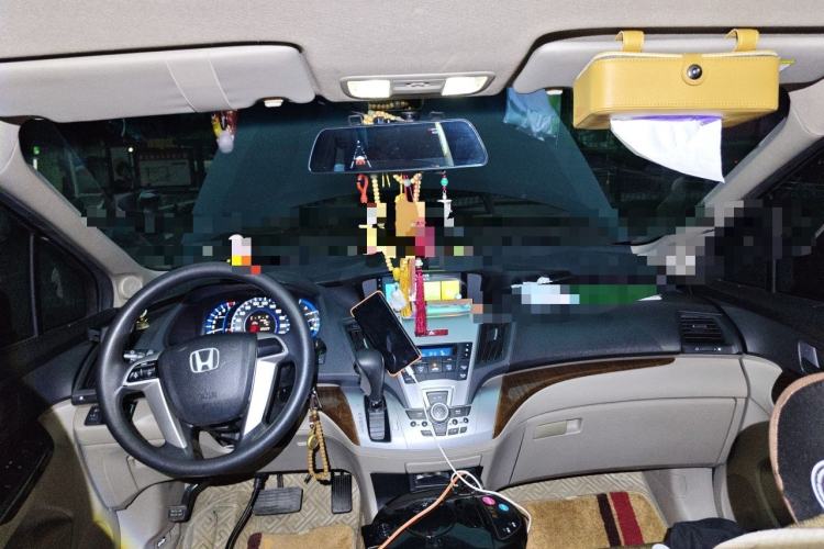 Used Honda Odyssey 2013 2.4L Comfort Edition Center Console