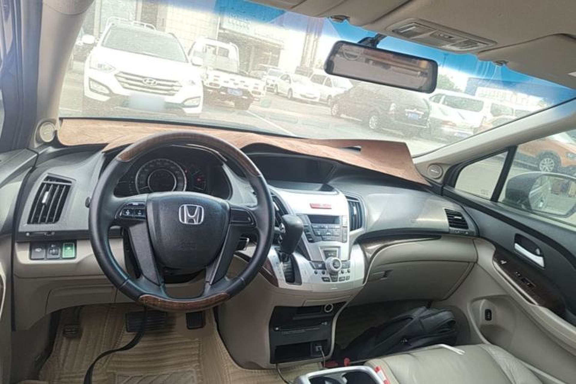 Used Honda Odyssey 2013 2.4L Elite Edition Center Console