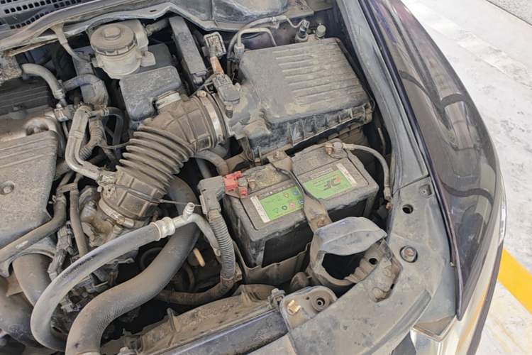 Used Honda Odyssey 2013 2.4L Sport Edition Engine Bay Left