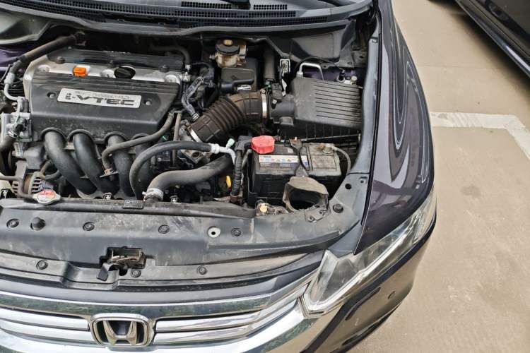 Used Honda Odyssey 2013 2.4L Luxury Edition Engine Bay Left