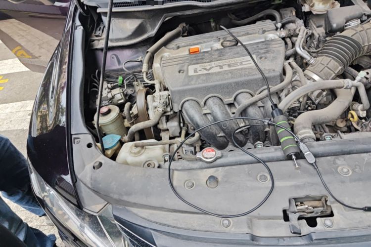 Used Honda Odyssey 2013 2.4L Elite Edition Engine Bay Right