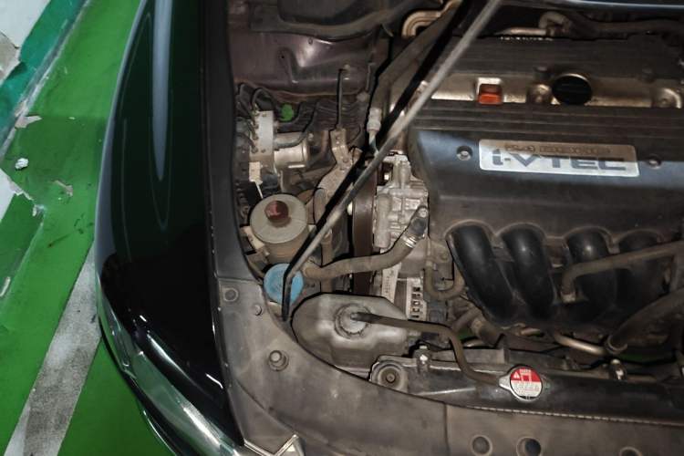 Used Honda Odyssey 2013 2.4L Luxury Edition Engine Bay Right